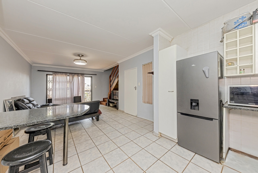 To Let 2 Bedroom Property for Rent in Wilgeheuwel Gauteng