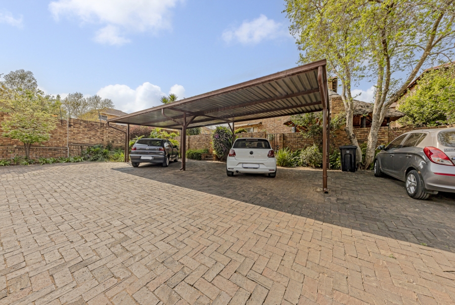 To Let 2 Bedroom Property for Rent in Wilgeheuwel Gauteng