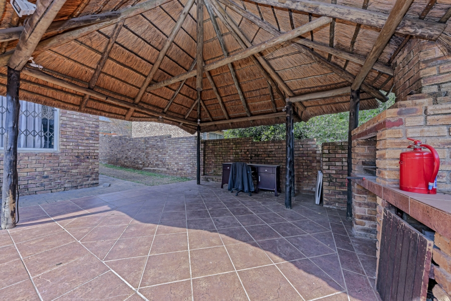 To Let 2 Bedroom Property for Rent in Wilgeheuwel Gauteng