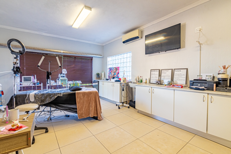 19 Bedroom Property for Sale in Fourways Gauteng