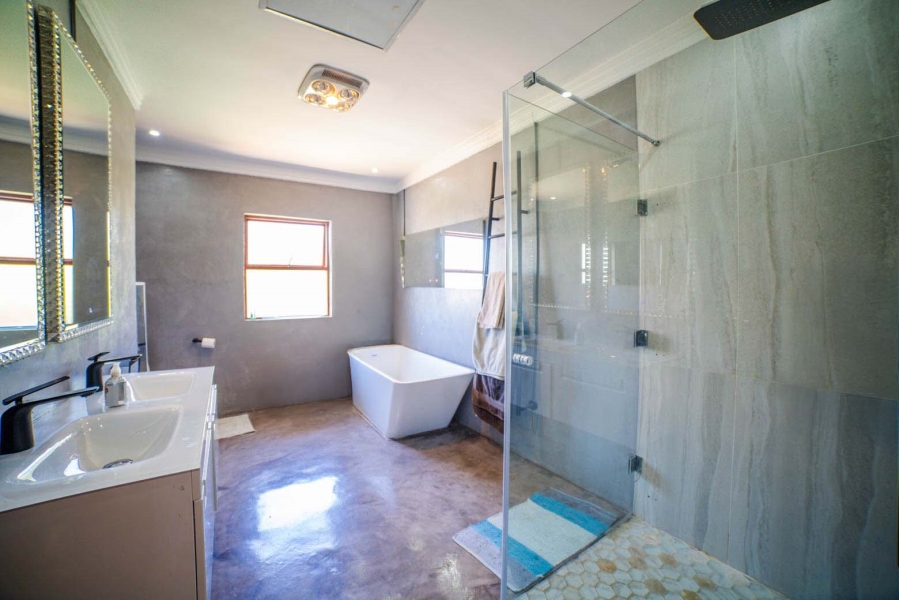 5 Bedroom Property for Sale in Carlswald North Estate Gauteng