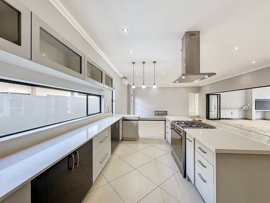 To Let 5 Bedroom Property for Rent in Silverwoods Country Estate Gauteng