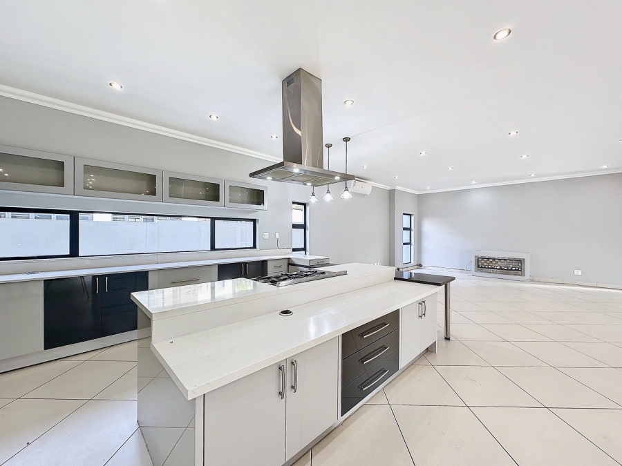 To Let 5 Bedroom Property for Rent in Silverwoods Country Estate Gauteng