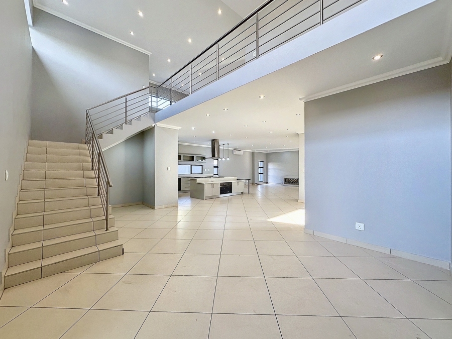 To Let 5 Bedroom Property for Rent in Silverwoods Country Estate Gauteng