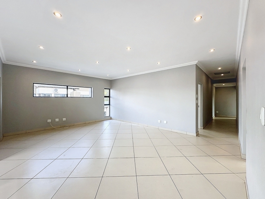 To Let 5 Bedroom Property for Rent in Silverwoods Country Estate Gauteng
