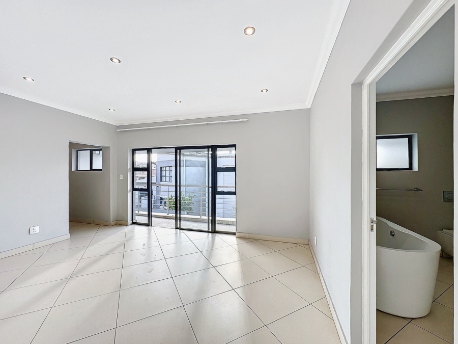 To Let 5 Bedroom Property for Rent in Silverwoods Country Estate Gauteng