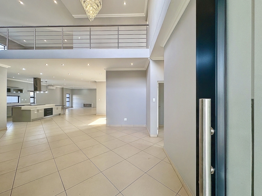 To Let 5 Bedroom Property for Rent in Silverwoods Country Estate Gauteng