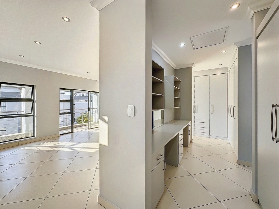 To Let 5 Bedroom Property for Rent in Silverwoods Country Estate Gauteng