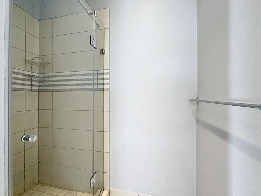 To Let 5 Bedroom Property for Rent in Silverwoods Country Estate Gauteng