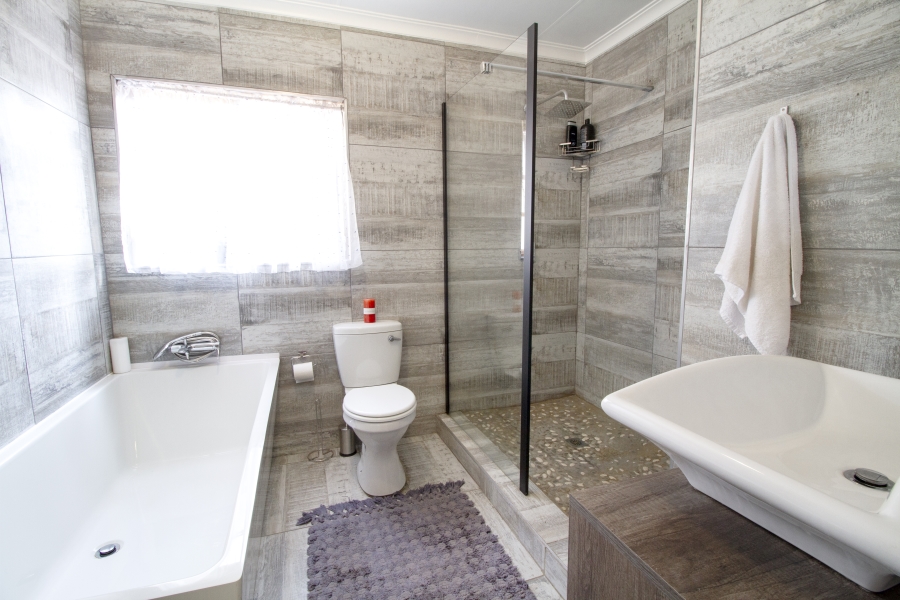 To Let 3 Bedroom Property for Rent in Moreleta Park Gauteng