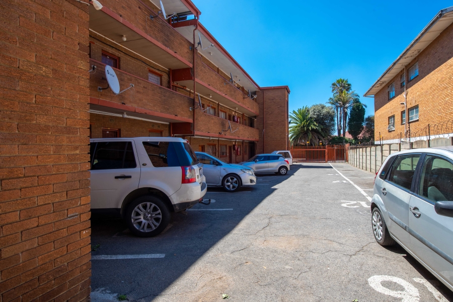 To Let 2 Bedroom Property for Rent in Haddon Gauteng