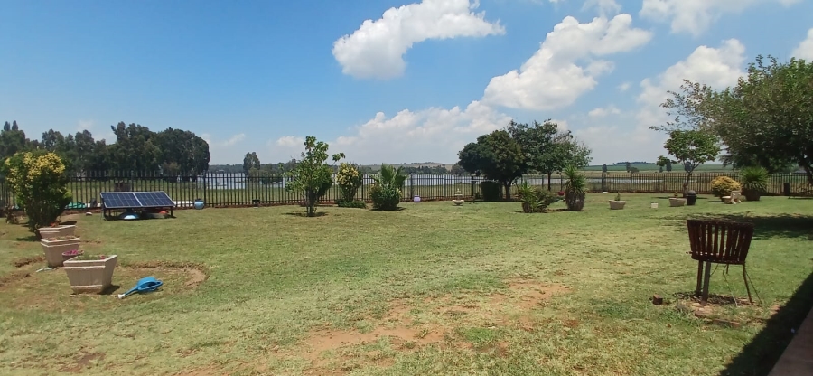 To Let 3 Bedroom Property for Rent in Hartbeesfontein AH Gauteng