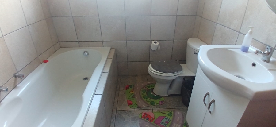 To Let 3 Bedroom Property for Rent in Hartbeesfontein AH Gauteng