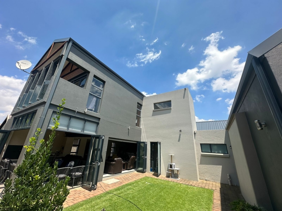 4 Bedroom Property for Sale in Midstream Estate Gauteng