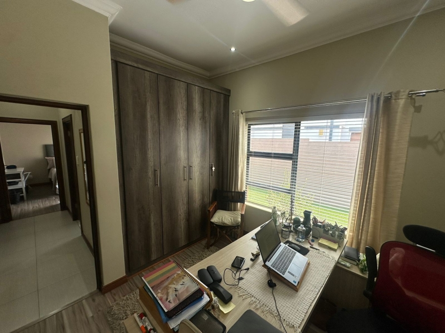 4 Bedroom Property for Sale in Midstream Estate Gauteng