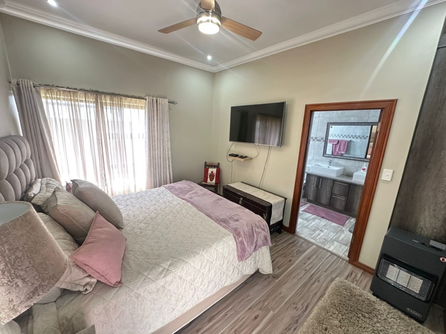 4 Bedroom Property for Sale in Midstream Estate Gauteng