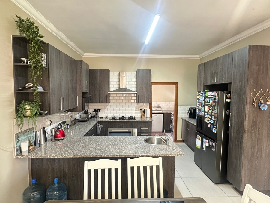 4 Bedroom Property for Sale in Midstream Estate Gauteng