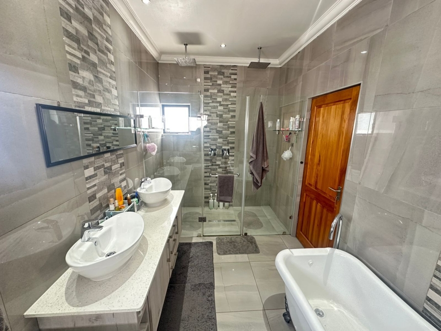 4 Bedroom Property for Sale in Midstream Estate Gauteng