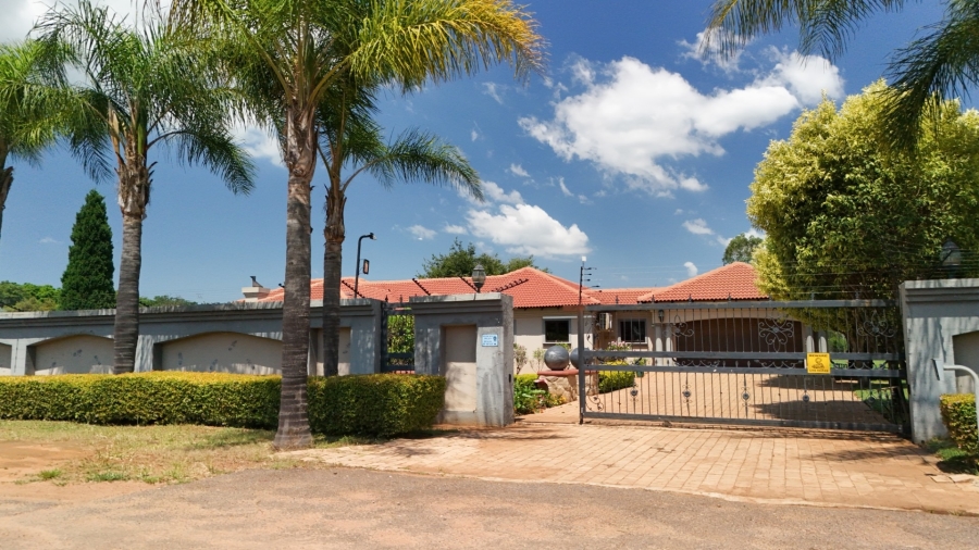 5 Bedroom Property for Sale in Kameeldrift East Gauteng