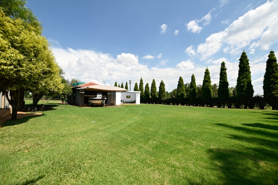 5 Bedroom Property for Sale in Kameeldrift East Gauteng