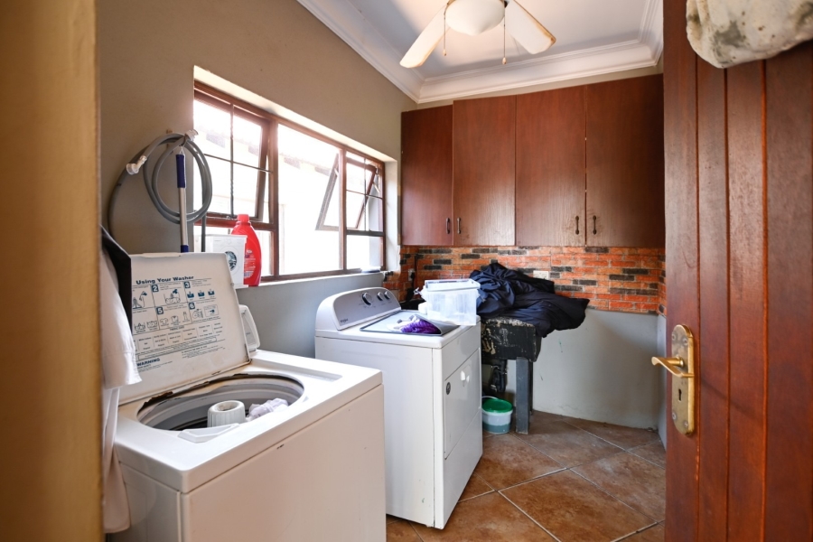 5 Bedroom Property for Sale in Kameeldrift East Gauteng