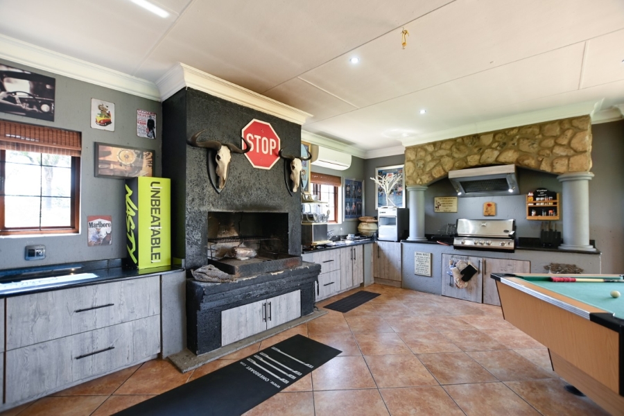 5 Bedroom Property for Sale in Kameeldrift East Gauteng