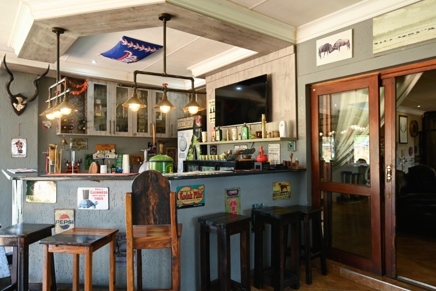 5 Bedroom Property for Sale in Kameeldrift East Gauteng