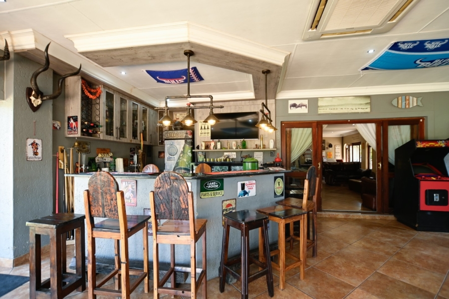 5 Bedroom Property for Sale in Kameeldrift East Gauteng