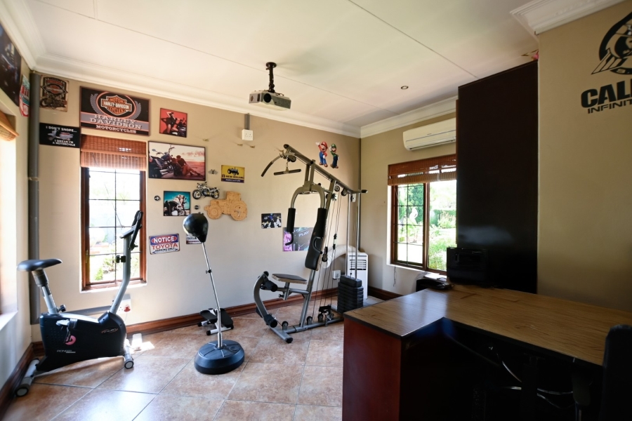 5 Bedroom Property for Sale in Kameeldrift East Gauteng