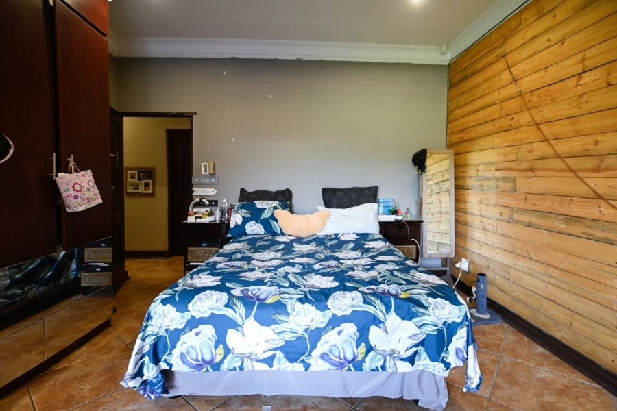 5 Bedroom Property for Sale in Kameeldrift East Gauteng