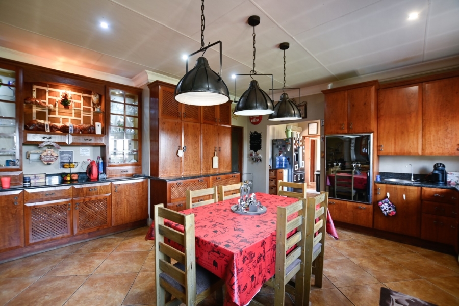 5 Bedroom Property for Sale in Kameeldrift East Gauteng