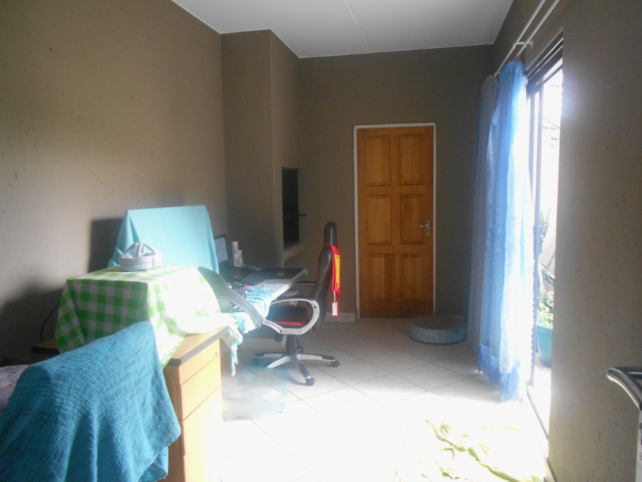 2 Bedroom Property for Sale in Goedeburg Gauteng