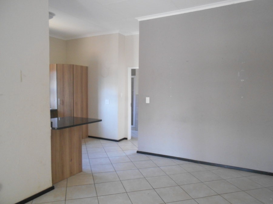 2 Bedroom Property for Sale in Goedeburg Gauteng