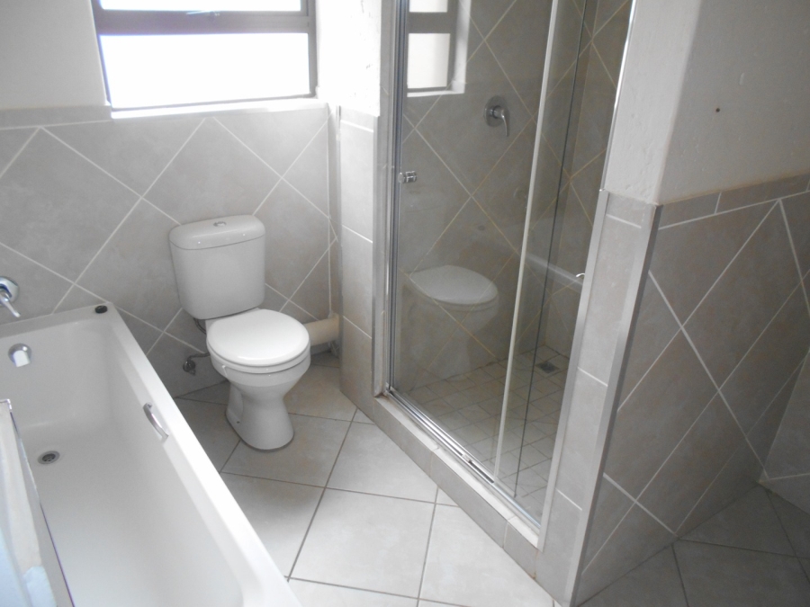 2 Bedroom Property for Sale in Goedeburg Gauteng