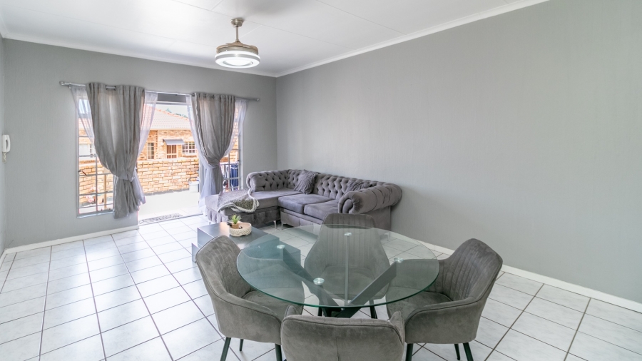 To Let 2 Bedroom Property for Rent in North Riding Gauteng