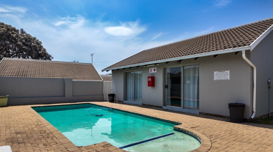 To Let 2 Bedroom Property for Rent in Northwold Gauteng