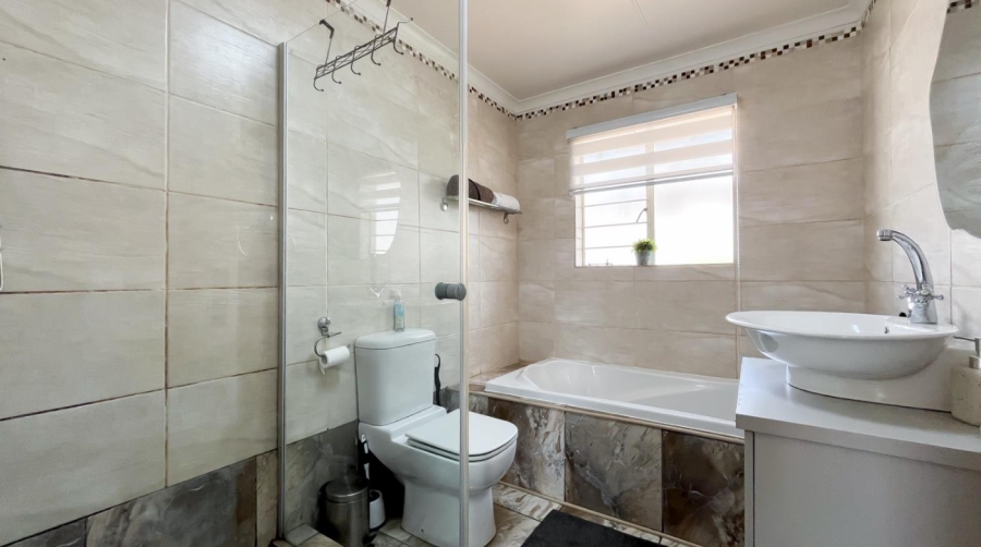 To Let 2 Bedroom Property for Rent in Northwold Gauteng