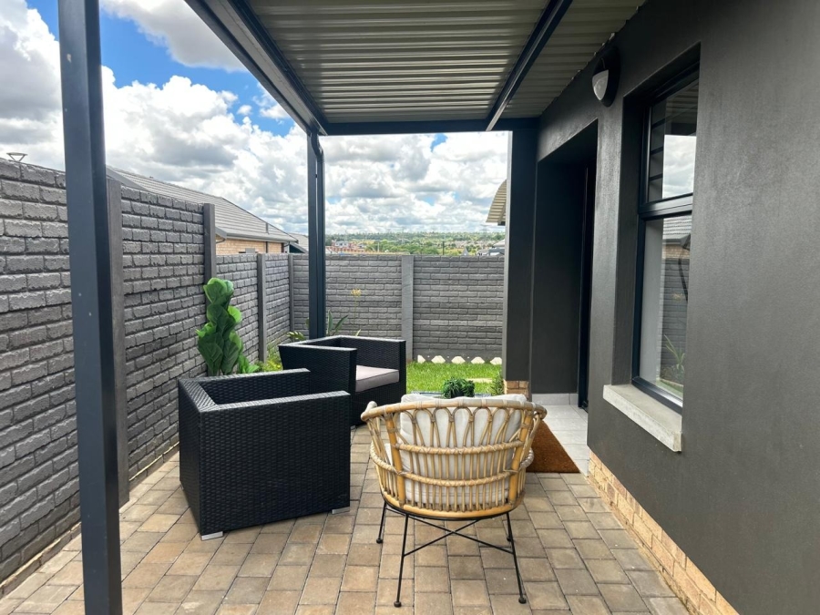 3 Bedroom Property for Sale in Heuweloord Gauteng