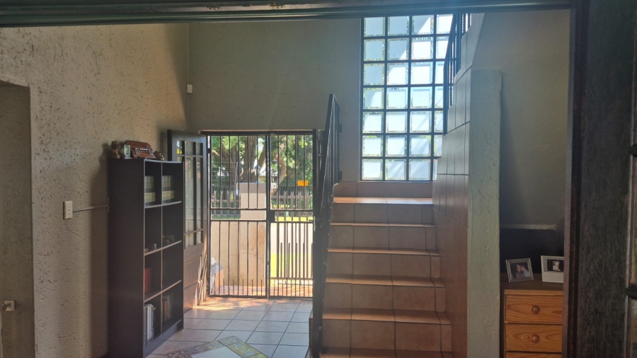 4 Bedroom Property for Sale in Eldoraigne Gauteng