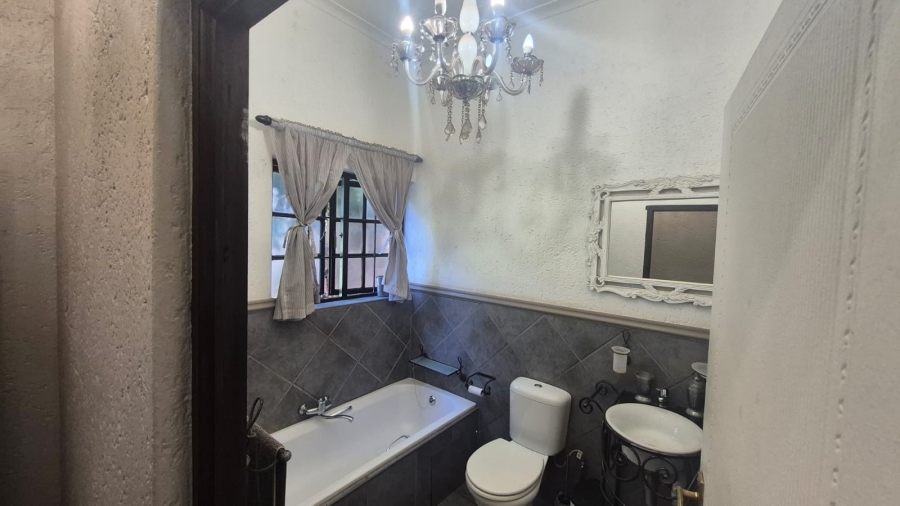 4 Bedroom Property for Sale in Eldoraigne Gauteng
