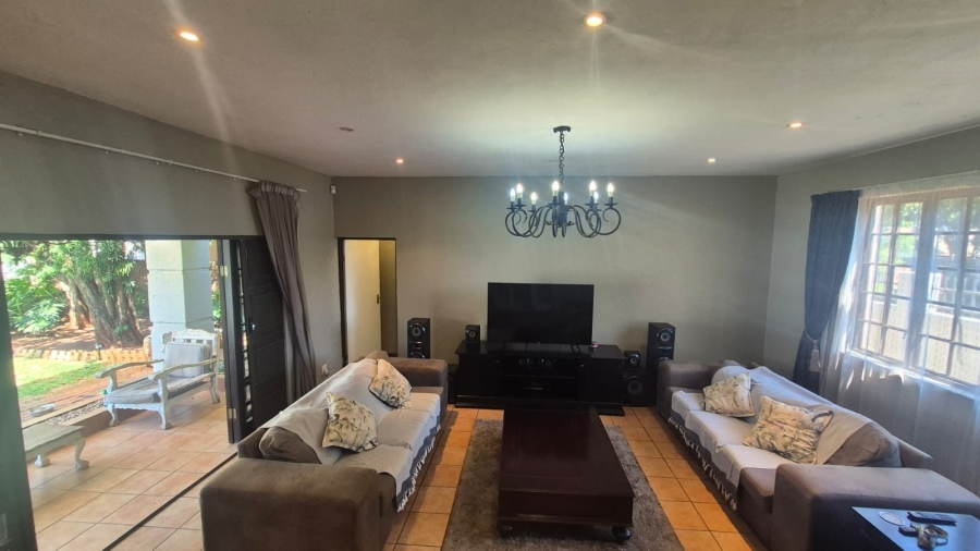 4 Bedroom Property for Sale in Eldoraigne Gauteng