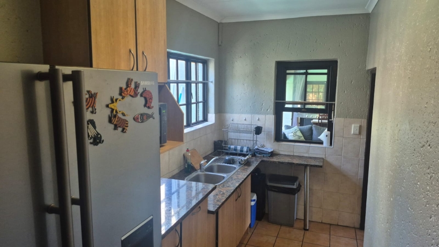 4 Bedroom Property for Sale in Eldoraigne Gauteng