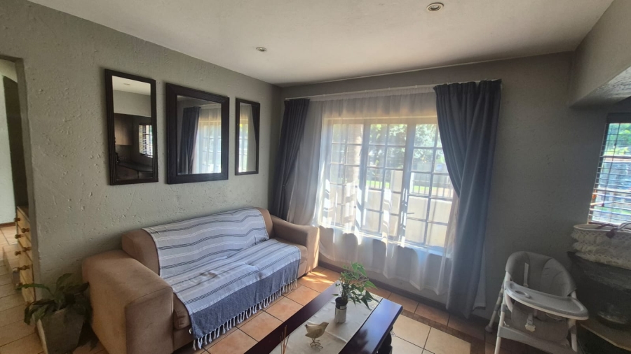 4 Bedroom Property for Sale in Eldoraigne Gauteng