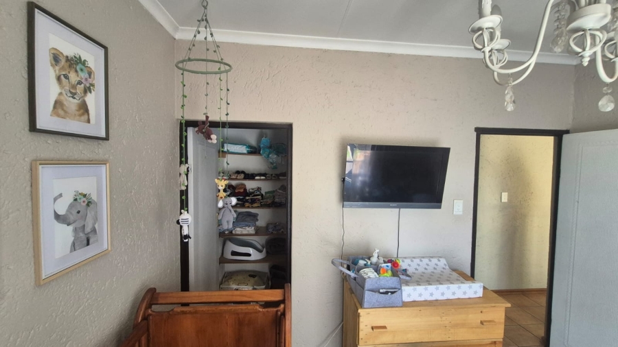 4 Bedroom Property for Sale in Eldoraigne Gauteng