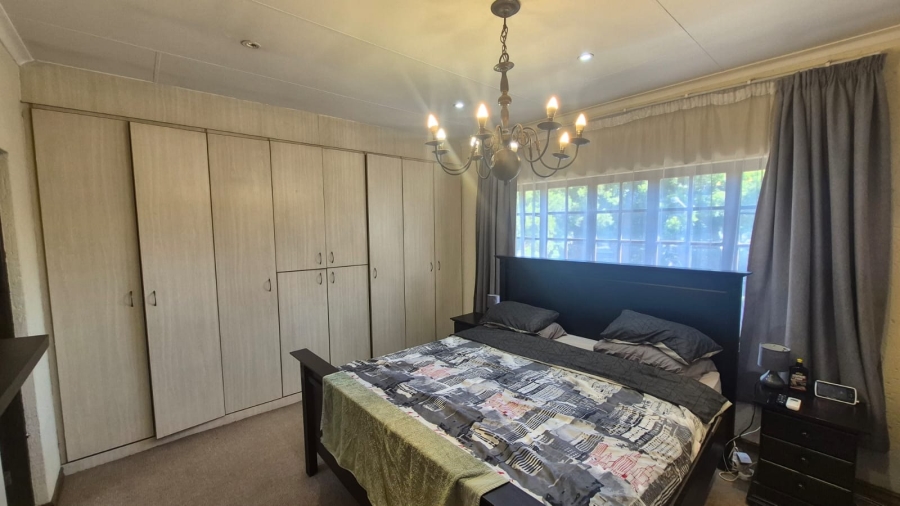 4 Bedroom Property for Sale in Eldoraigne Gauteng