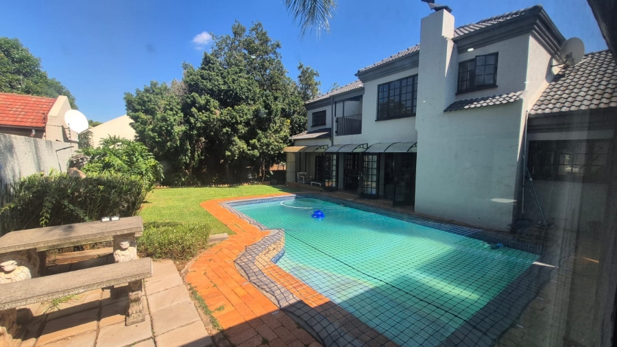 4 Bedroom Property for Sale in Eldoraigne Gauteng