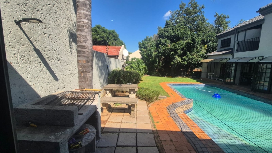 4 Bedroom Property for Sale in Eldoraigne Gauteng