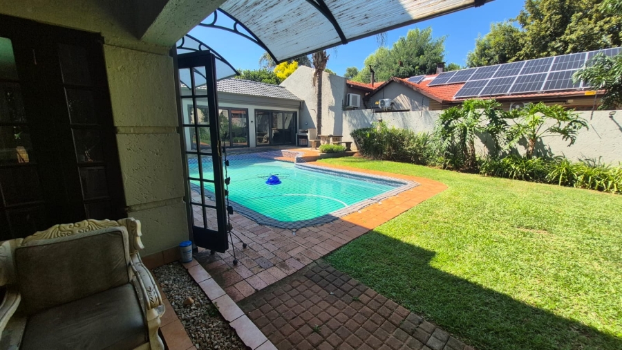 4 Bedroom Property for Sale in Eldoraigne Gauteng