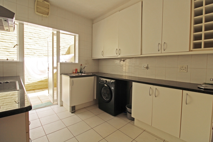 To Let 2 Bedroom Property for Rent in River Club Gauteng