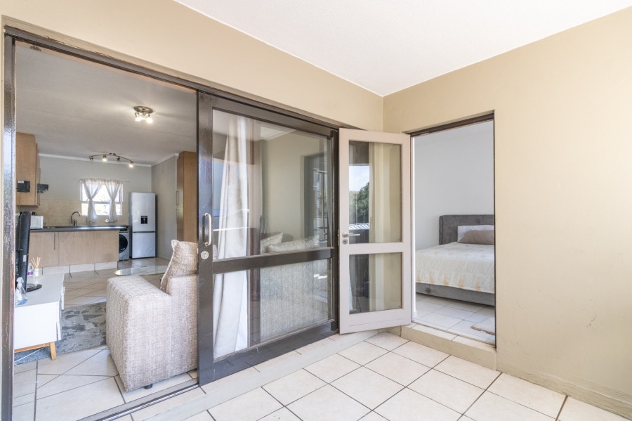 To Let 2 Bedroom Property for Rent in Lonehill Gauteng